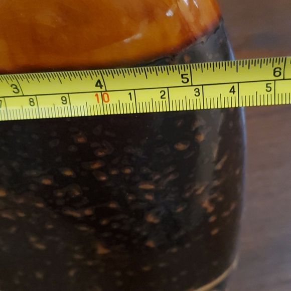 DECORATIVE CERAMIC  VASE - Picture 8 of 9